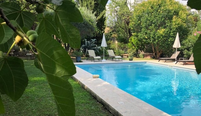 Lovely cottage for 4 people, with swimming pool, near Pézenas.