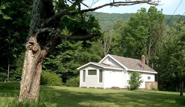 Lovely Cottage Getaway in the Mountains near Phoenicia, New York