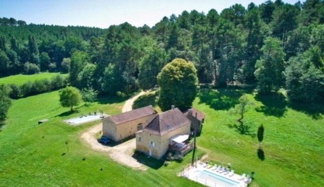 Lovely cottage in the middle of nature with private pool!