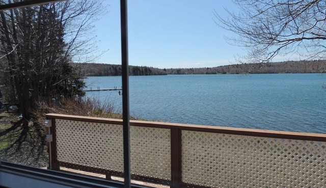 Lovely Cottage on the Lake