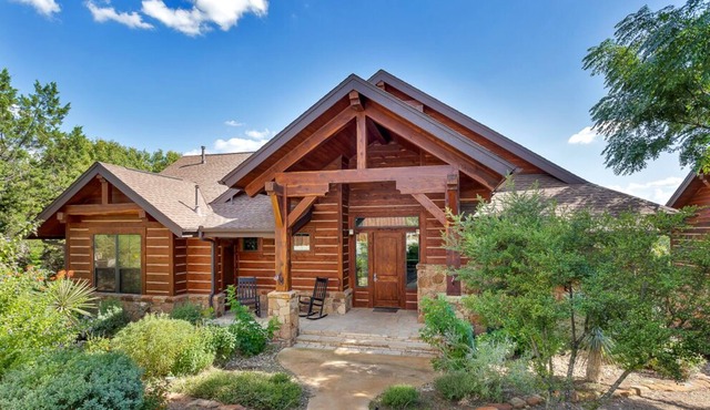 Lovely Cottage w/Hill Country Views in the Hollows Resort! Hiking trails, 4 Pools!