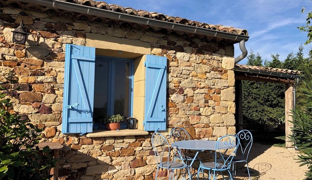 Lovely cottage with large garden and terraces near Uzès