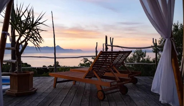 Lovely Cottage with sea views in Selca, Croatia