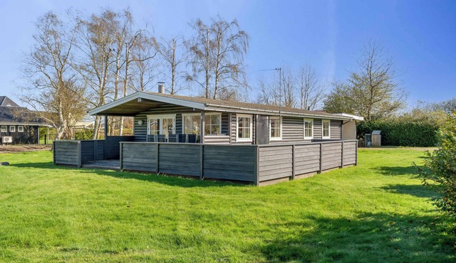 Lovely cottage within walking distance to the sea