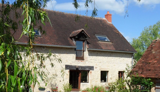 Lovely Country Farmhouse With Views, Pond, Garden & Terrace, set In 5 acres.