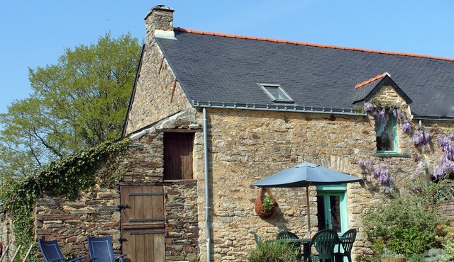 Lovely Country Home & Garden