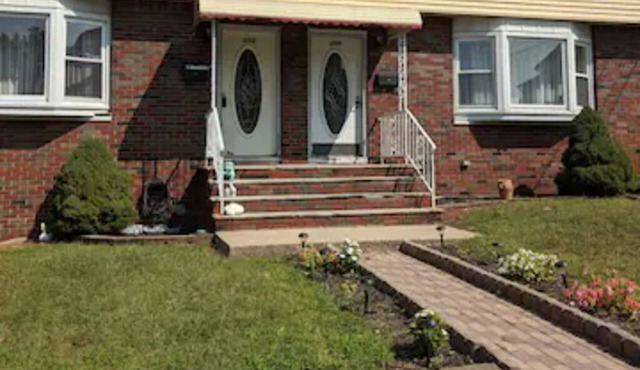 Lovely, Cozy and Charming 1BD Basement Apartment