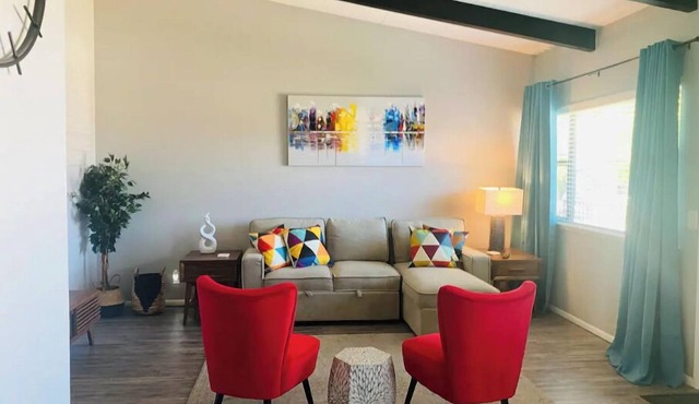 Lovely Designer 1 Bedroom with Free Parking