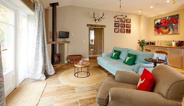 Lovely Double room Barn Conversion in the Cotswolds with the option of Stables