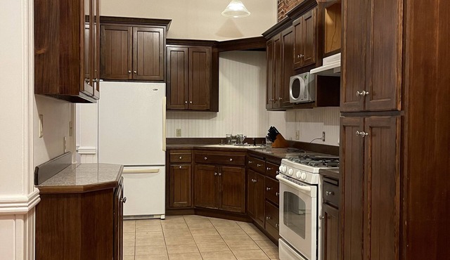 Lovely Downtown 2 Bedroom Loft