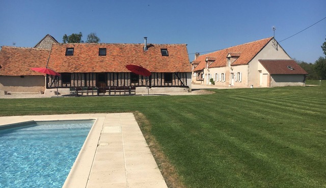 Lovely dwelling for 24 people with a pool in a Sologne dwelling
