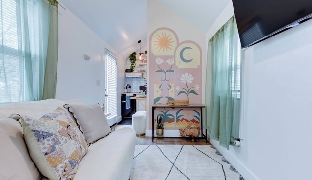 Lovely East Austin Tiny Home!