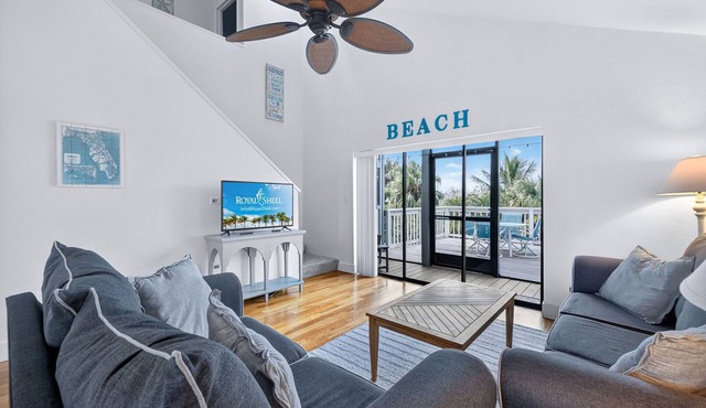 Lovely Elevated Duplex with Spacious Open-Concept Living Area - Oasis Inn at the Dunes