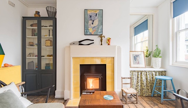Lovely end of terrace holiday home with a wonderful, quirky vibe, blending art deco with mid-century