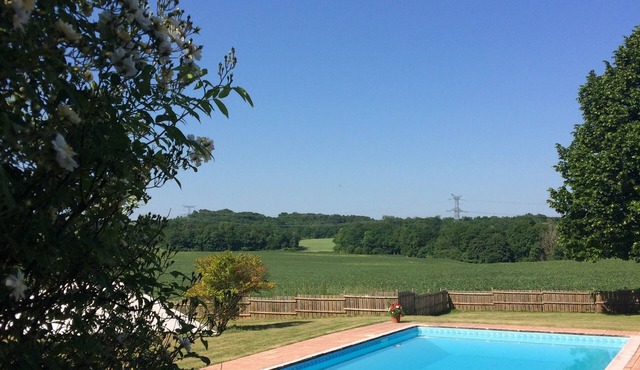 Lovely Farmhouse and Barn Private Heated swimming pool