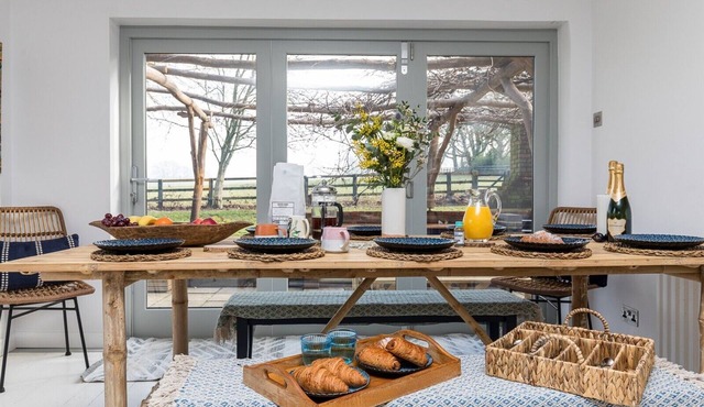 Lovely Family Home, 5-6 Bedrooms, set in The South Downs National Park