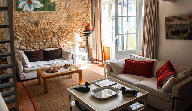 Lovely family home in a typical village in the heart of Loix