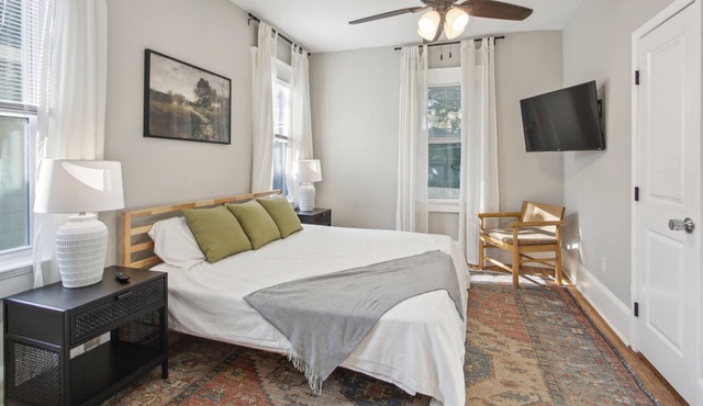 Lovely Family Home - Minutes from Downtown ATL - Close to Airport & Free Parking