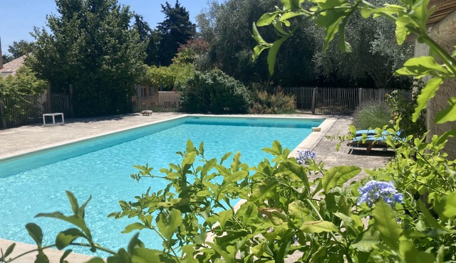 Lovely family house in the Provence countryside, swimming pool and large garden