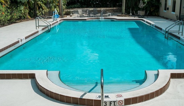 Lovely Find! 3 Gorgeous Accommodations Close to Parks and Attractions!