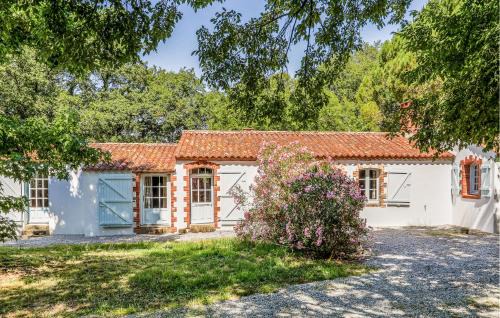 Lovely Home In La Boissières Des Land