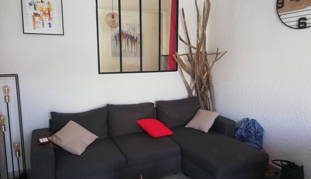 Lovely new apartment 10 minutes walk from the beach!