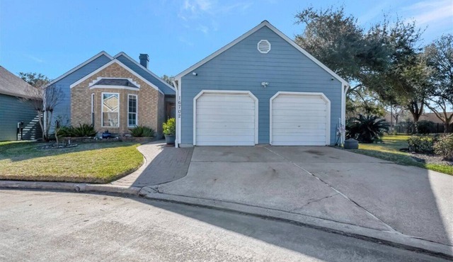 Lovely & Fully Furnished 2BR Home – All Bills Paid – Soothing Houston Retreat