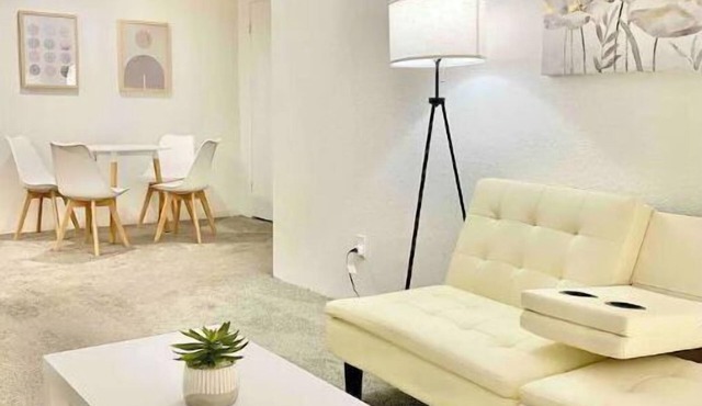 Lovely Furnished Condo w/Parking $1900/month