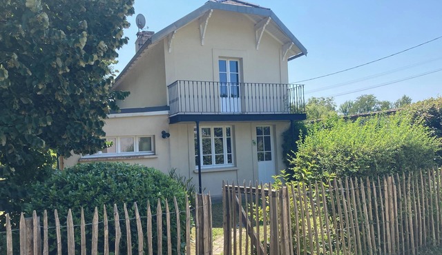 Lovely gite near Aubeterre sur Dronne with pool