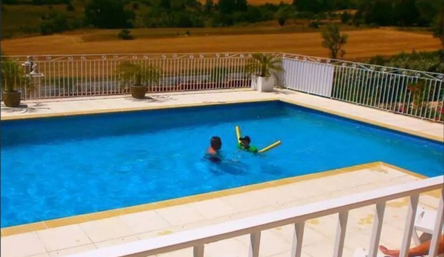 Lovely gîte in the south of the ardeche with large picnic area, bbq.