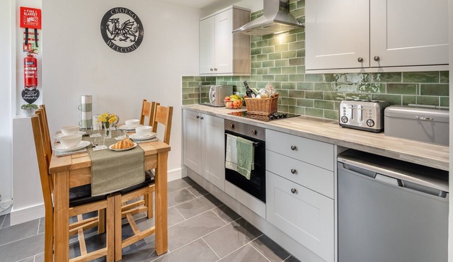 Lovely ground floor accommodation and located just 4 miles from the beach.