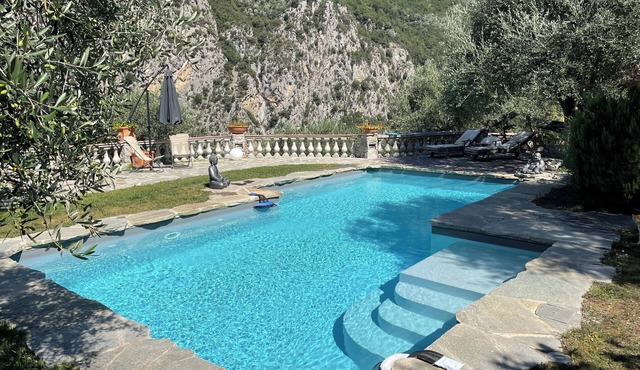 Lovely Guest House with private pool