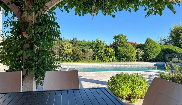 Lovely home in Eyraud-Crempse-Maurens