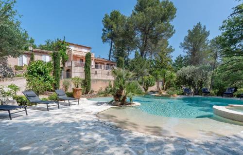 Lovely Home In Saint-Maximin-La-Saint