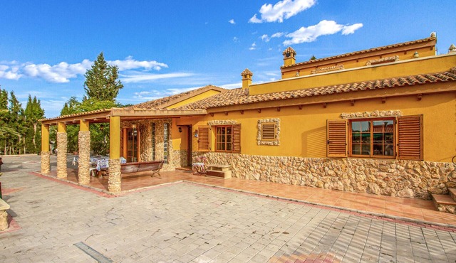 Lovely home in Villanueva del Segura