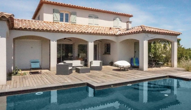 Lovely home in Prades-sur-Vernazobre