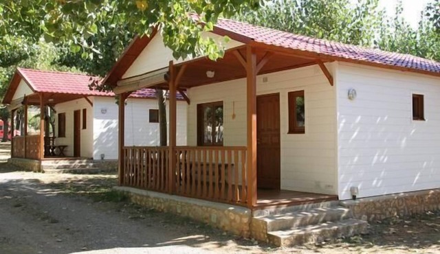 Lovely Holiday House in Isábena with Common Pool