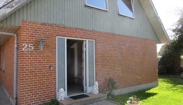 Lovely holiday apartment on the 1st floor with separate entrance.