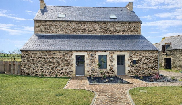 Lovely holiday cottage in Corseul