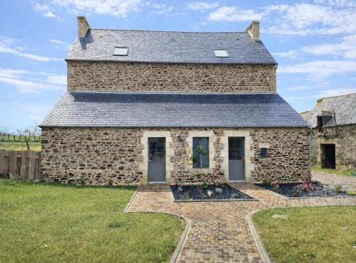 Lovely holiday cottage in Corseul