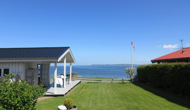 Lovely holiday house with a unique location in Nykøbing Mors.