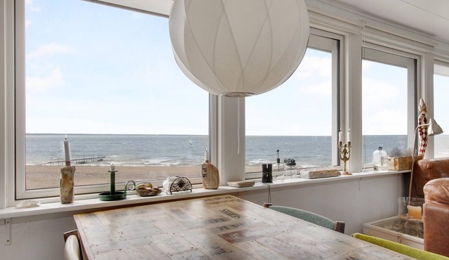 Lovely holiday home with 2-apartments/flat at Sillerslev beach.