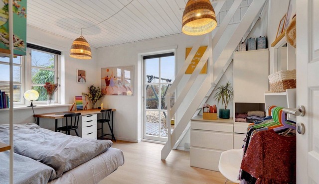 Lovely holiday home 100 m from child-friendly beach