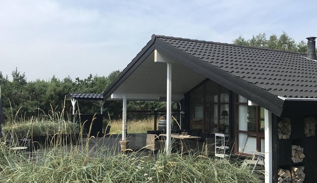 Lovely holiday home close to a lovely beach