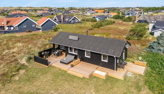Lovely holiday home, renovated in 2025, located only 800 meters from the North.