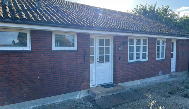 Lovely holiday home near child-friendly beach