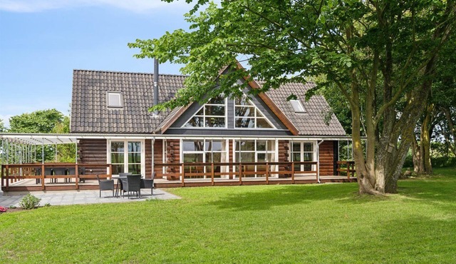 Lovely holiday home of 169 m2 for 8 people with fjord view.