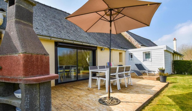 Lovely holiday home with large garden