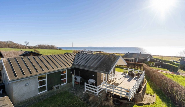 Lovely holiday home with sea view