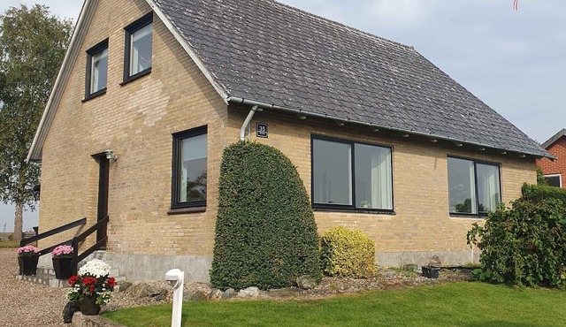 Lovely holiday home with views of fields.